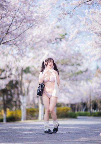 国产女主播户外勾搭激情AV_4K在线观看