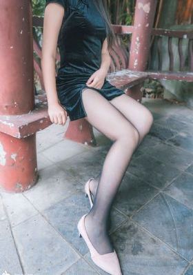 偷拍美女逼逼_1080全集免费播放